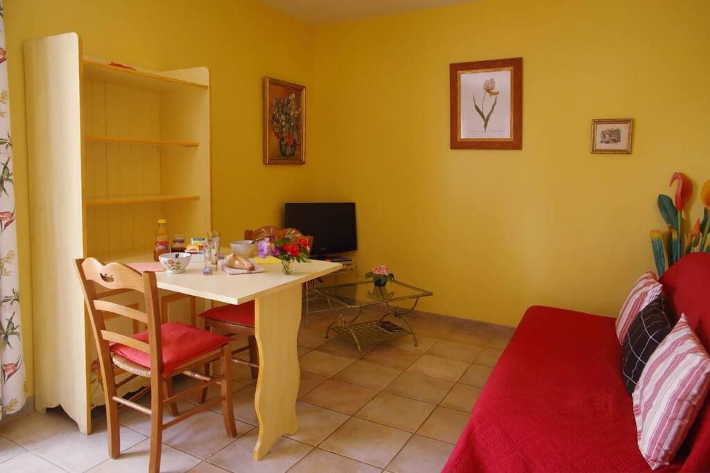 Anduze Gite Les Pins Au "Petit Clos Des Cigales" Massillargues-Attuech Eksteriør bilde